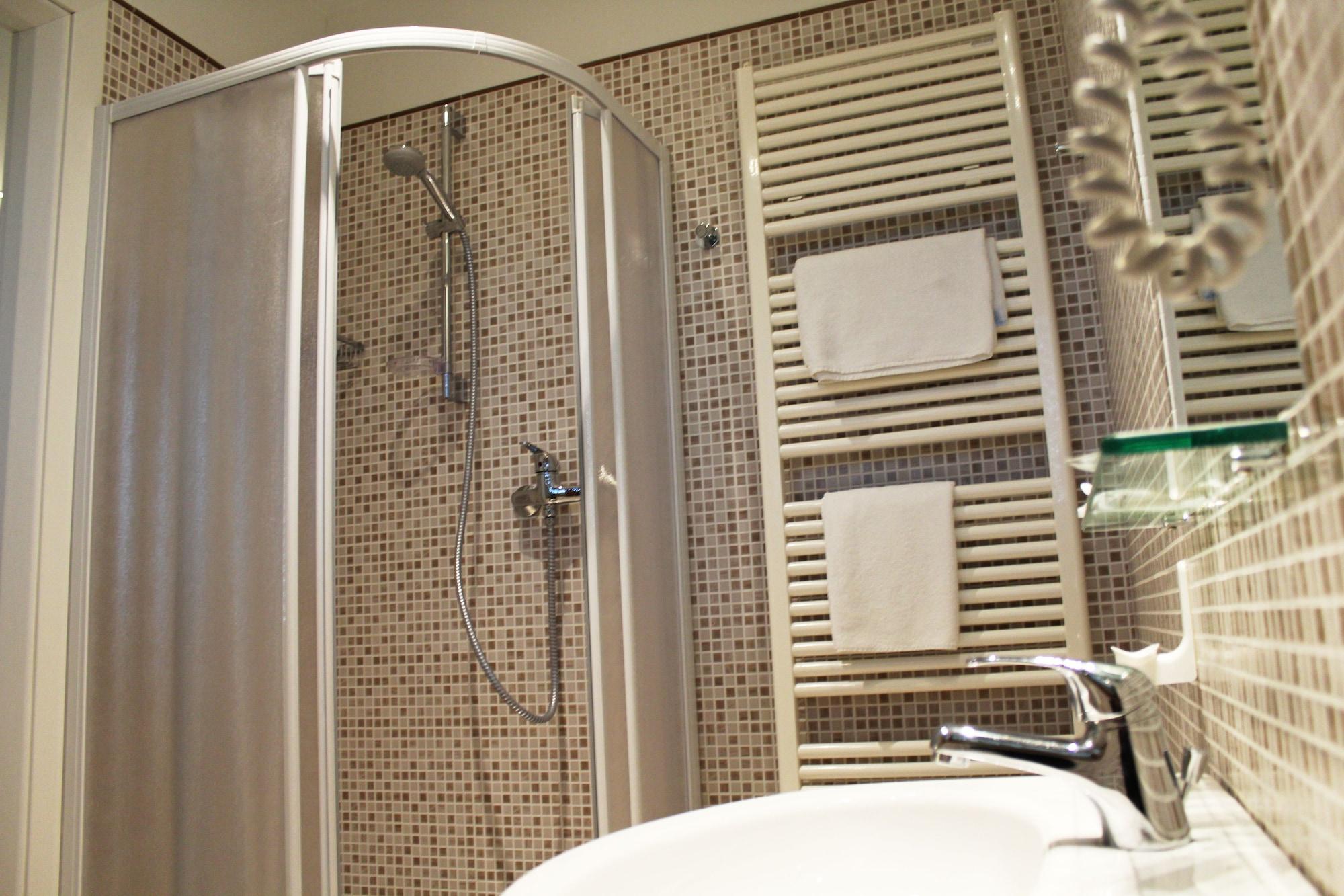 Hotel Saint Tropez Річчоне Екстер'єр фото