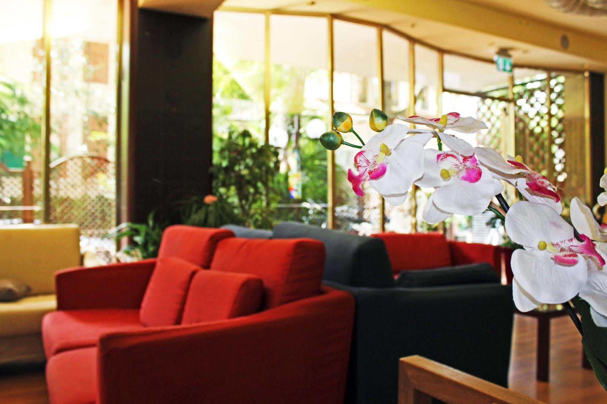 Hotel Saint Tropez Річчоне Екстер'єр фото
