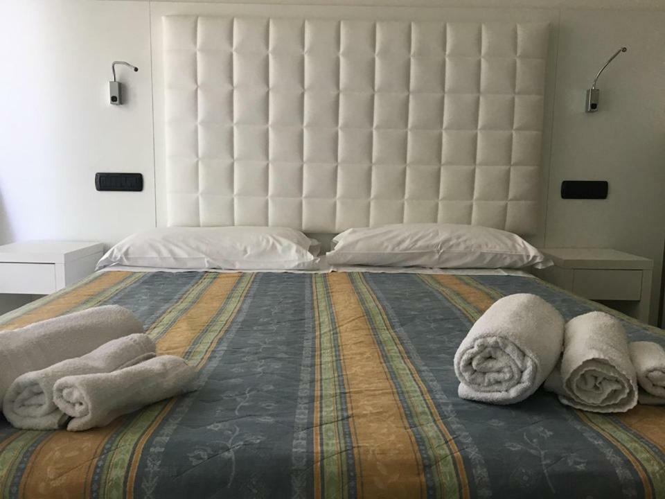 Hotel Saint Tropez Річчоне Екстер'єр фото